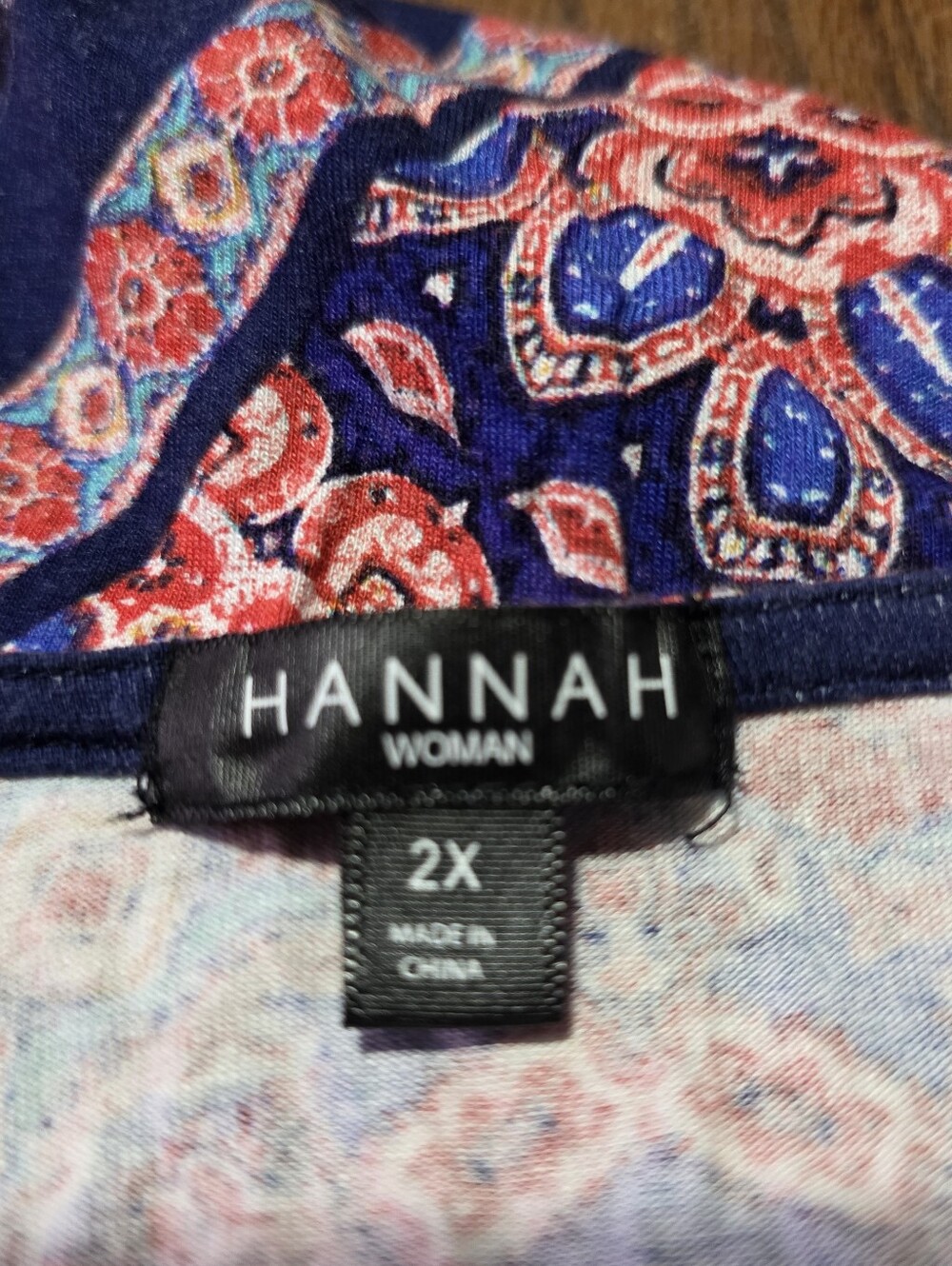 Hannah Woman Handkerchief Hem Patterned Top Navy & Red Size 2X - Picture 8 of 9